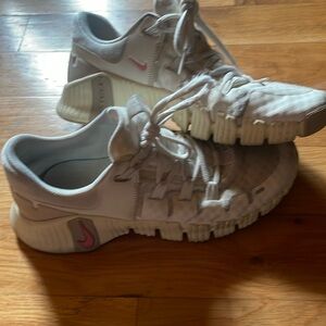 Nike Metcon 4
Size 9